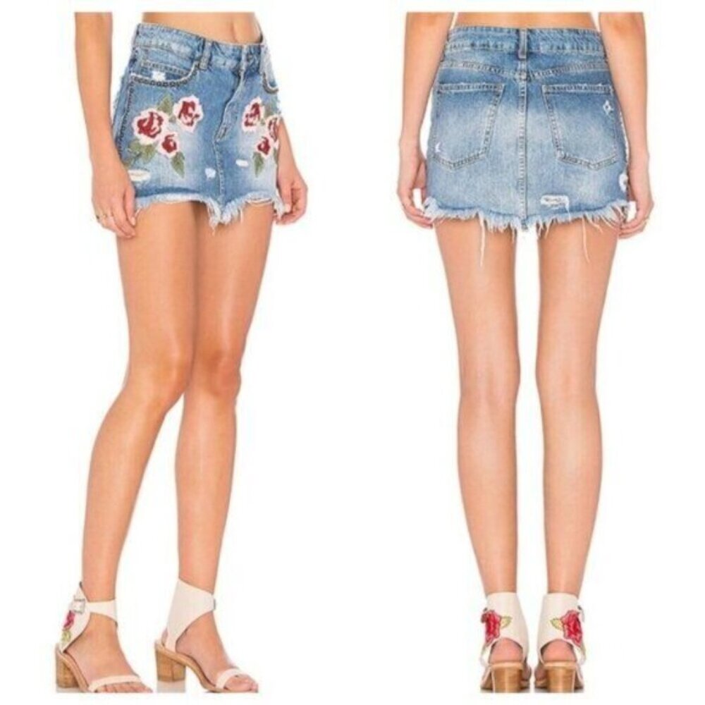 Free People ✦ Denim Mini Skirt ✦ Embroidered Roses Studs Raw Hem Distressed 26 - Picture 3 of 15